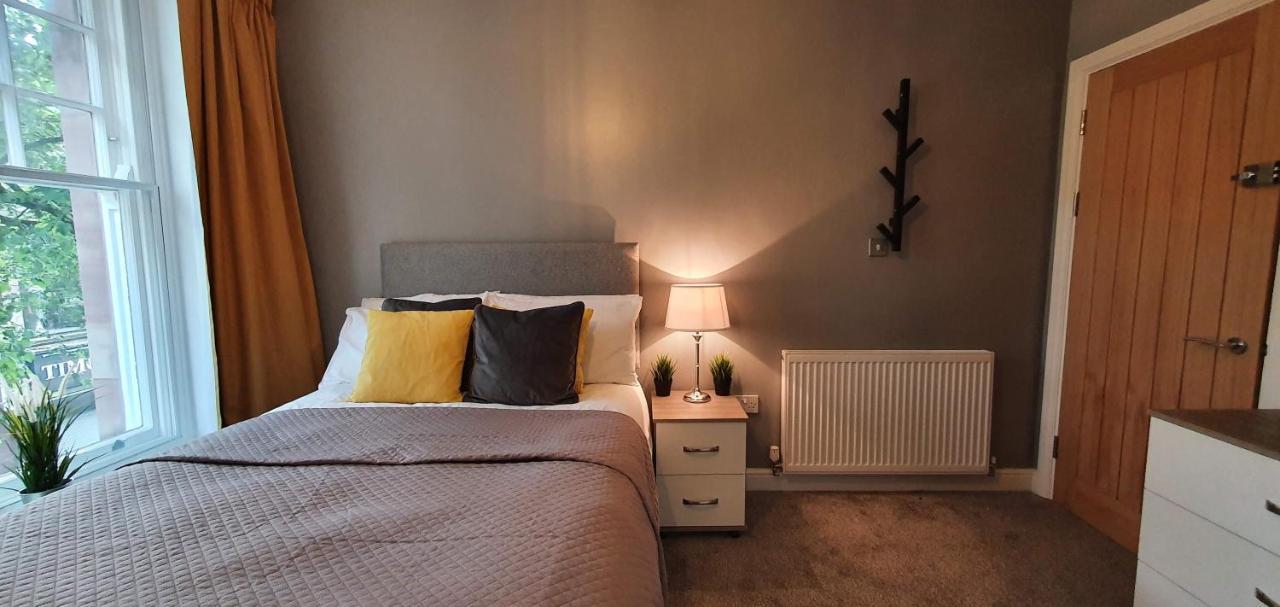 Darwin Stays - Service Accommodation In Newcastle Under Lyme City Centre Ngoại thất bức ảnh