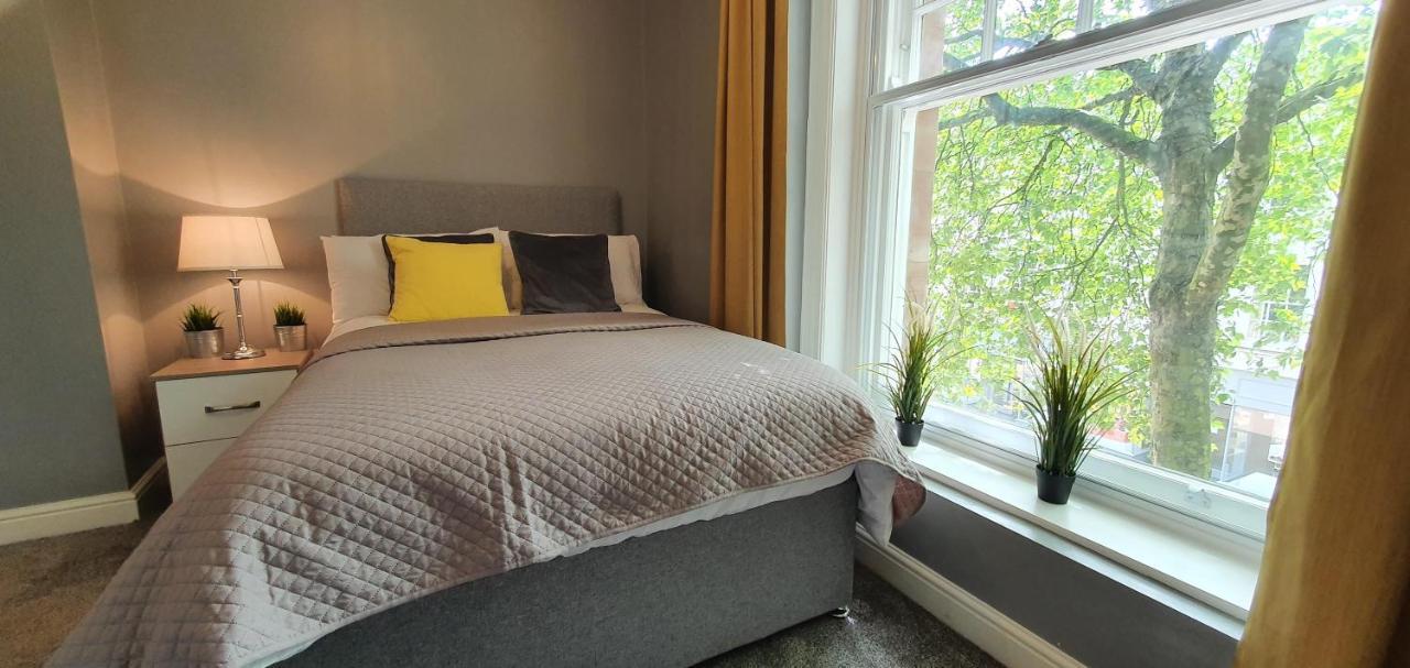 Darwin Stays - Service Accommodation In Newcastle Under Lyme City Centre Ngoại thất bức ảnh