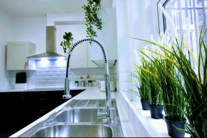 Darwin Stays - Service Accommodation In Newcastle Under Lyme City Centre Ngoại thất bức ảnh