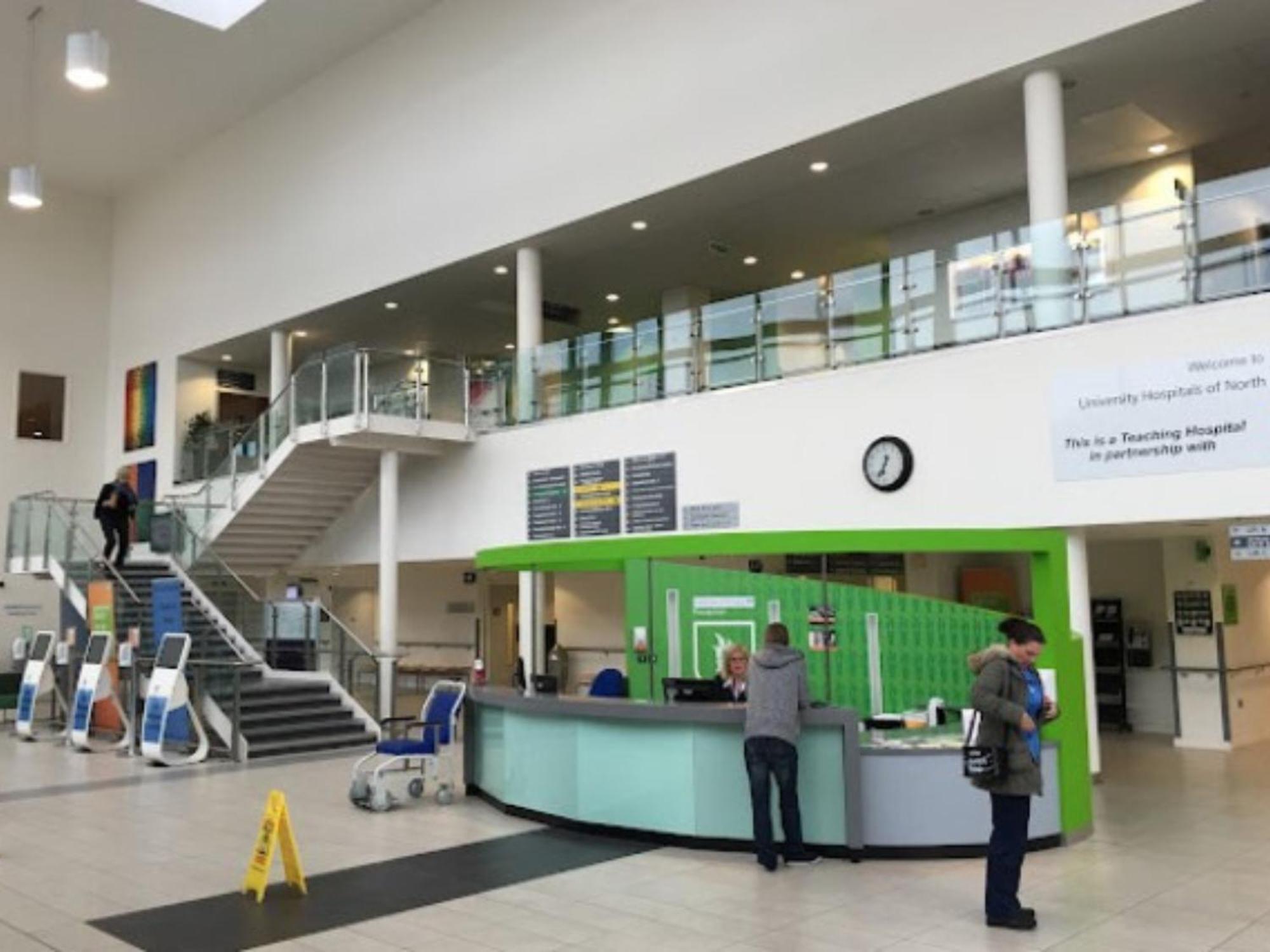 Darwin Stays - Service Accommodation In Newcastle Under Lyme City Centre Ngoại thất bức ảnh