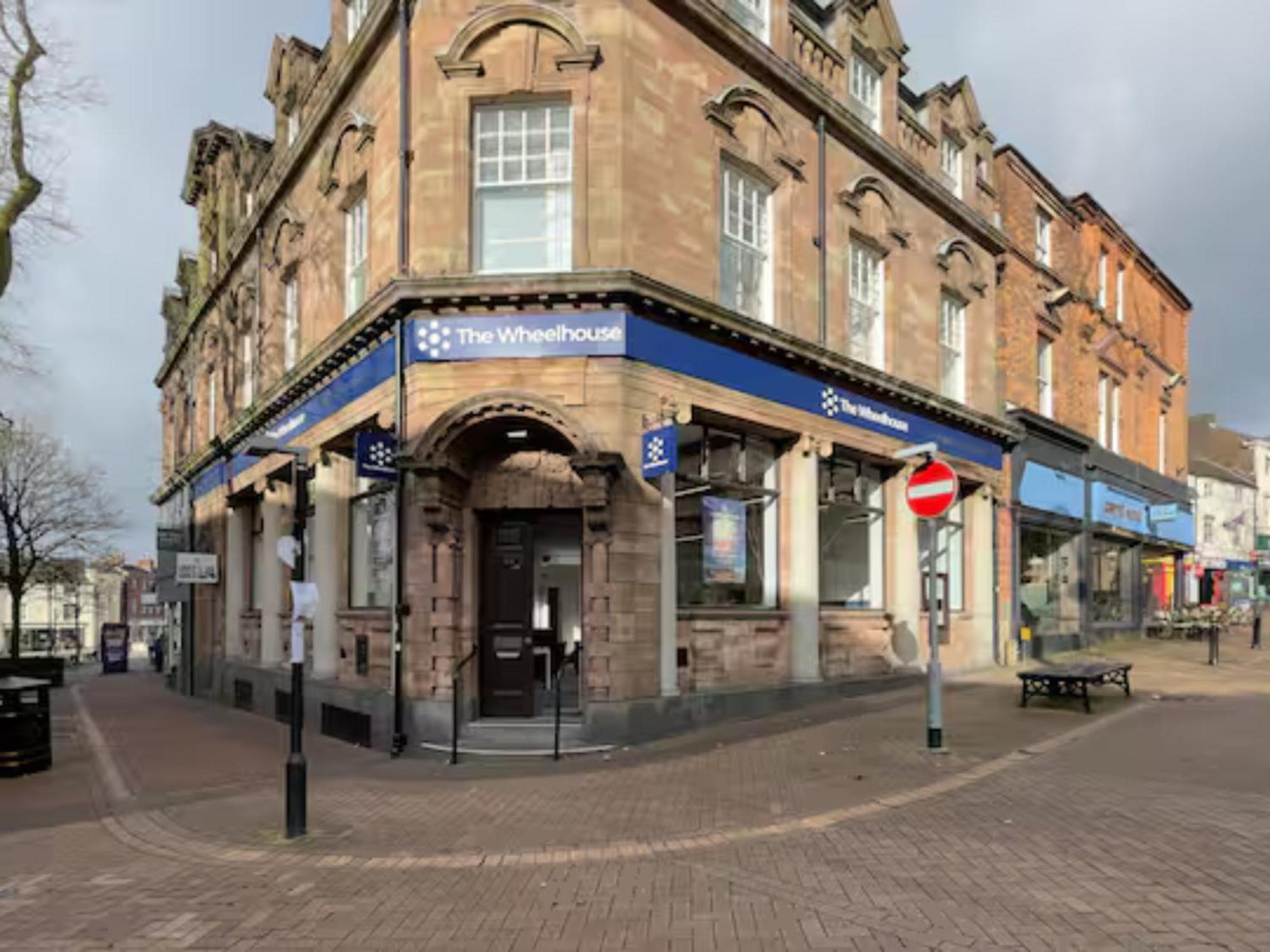 Darwin Stays - Service Accommodation In Newcastle Under Lyme City Centre Ngoại thất bức ảnh
