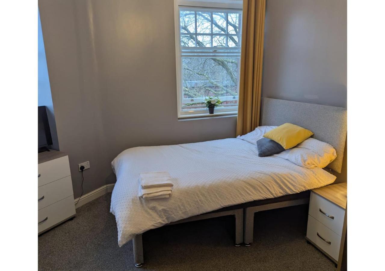 Darwin Stays - Service Accommodation In Newcastle Under Lyme City Centre Ngoại thất bức ảnh
