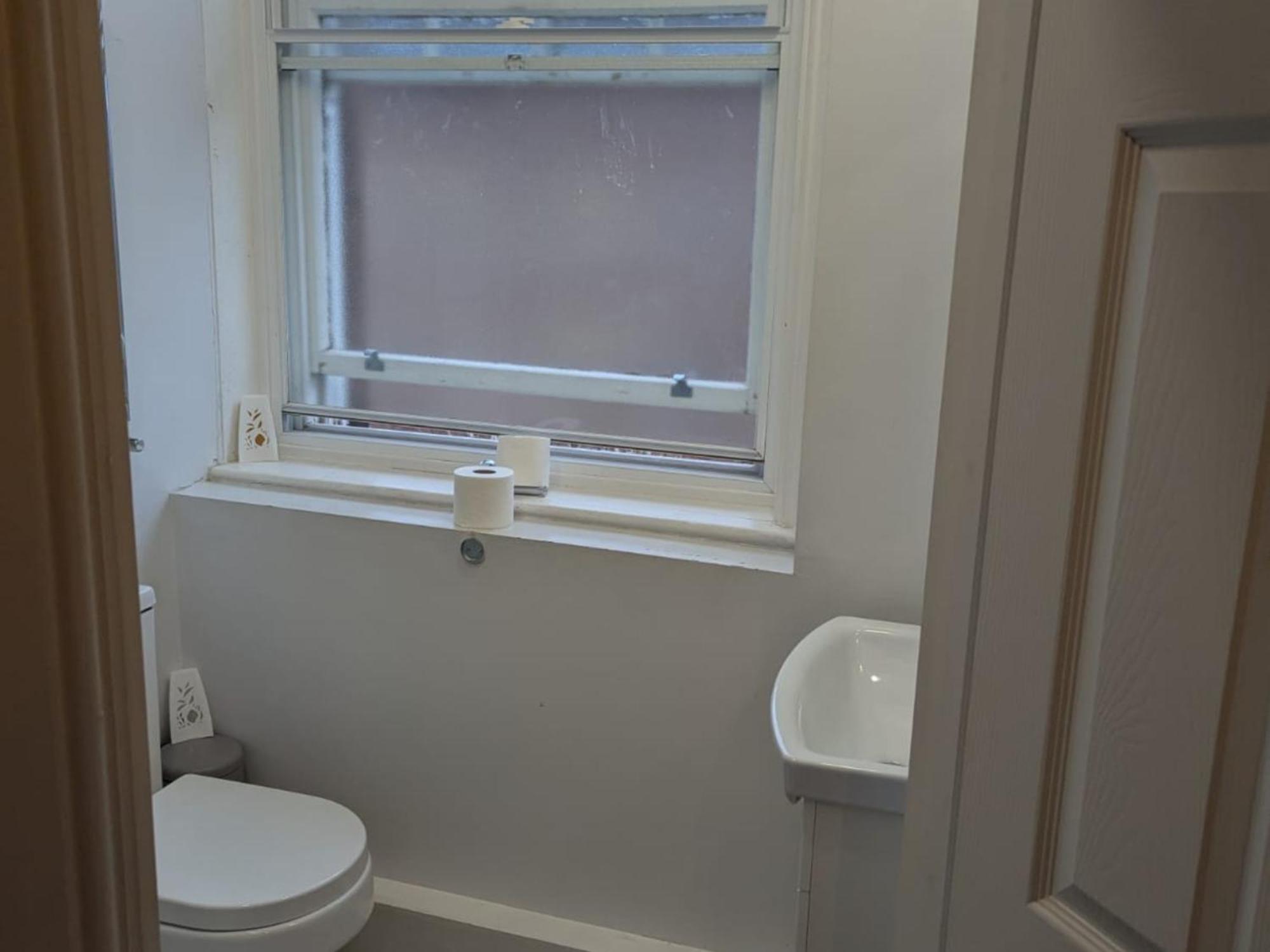 Darwin Stays - Service Accommodation In Newcastle Under Lyme City Centre Ngoại thất bức ảnh