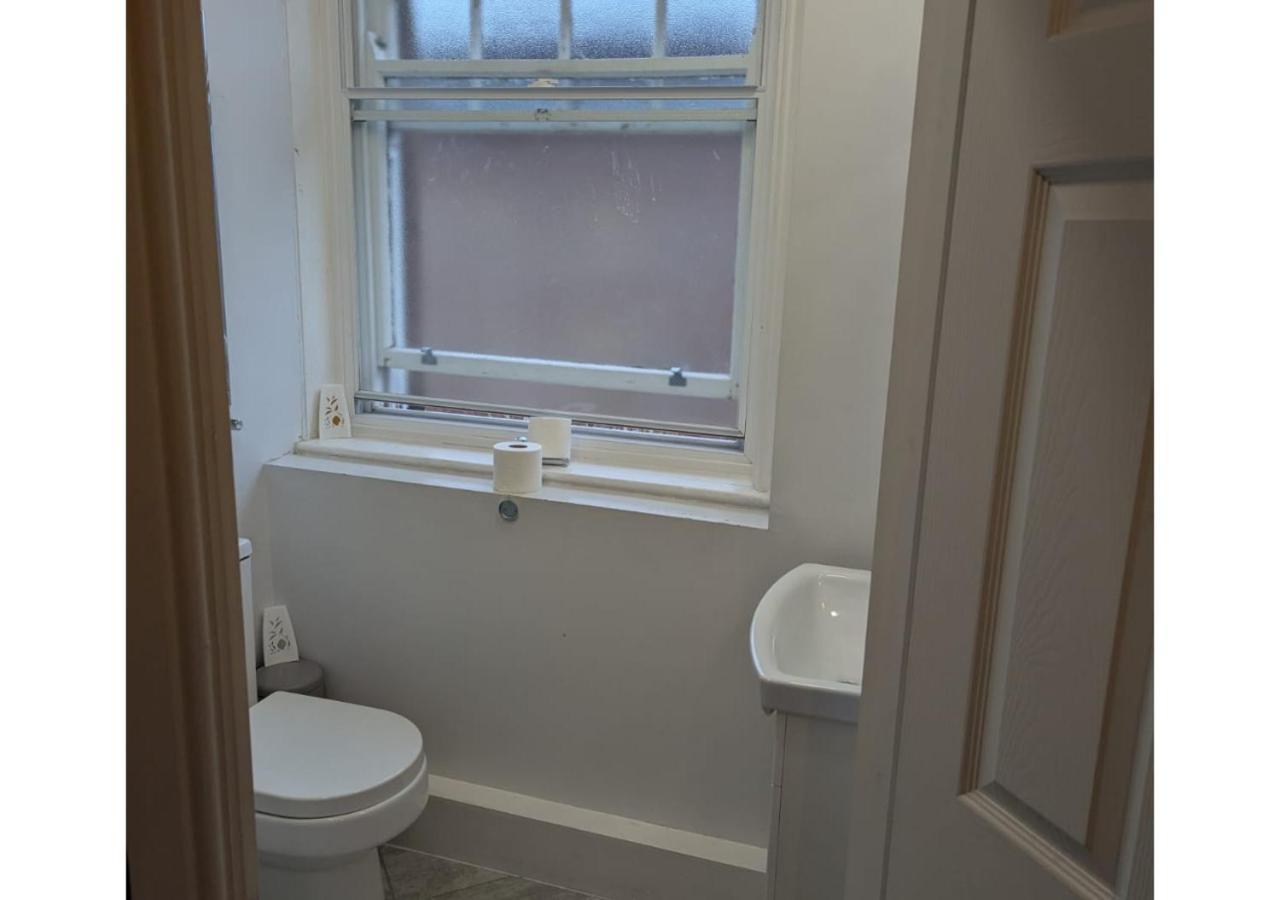 Darwin Stays - Service Accommodation In Newcastle Under Lyme City Centre Ngoại thất bức ảnh