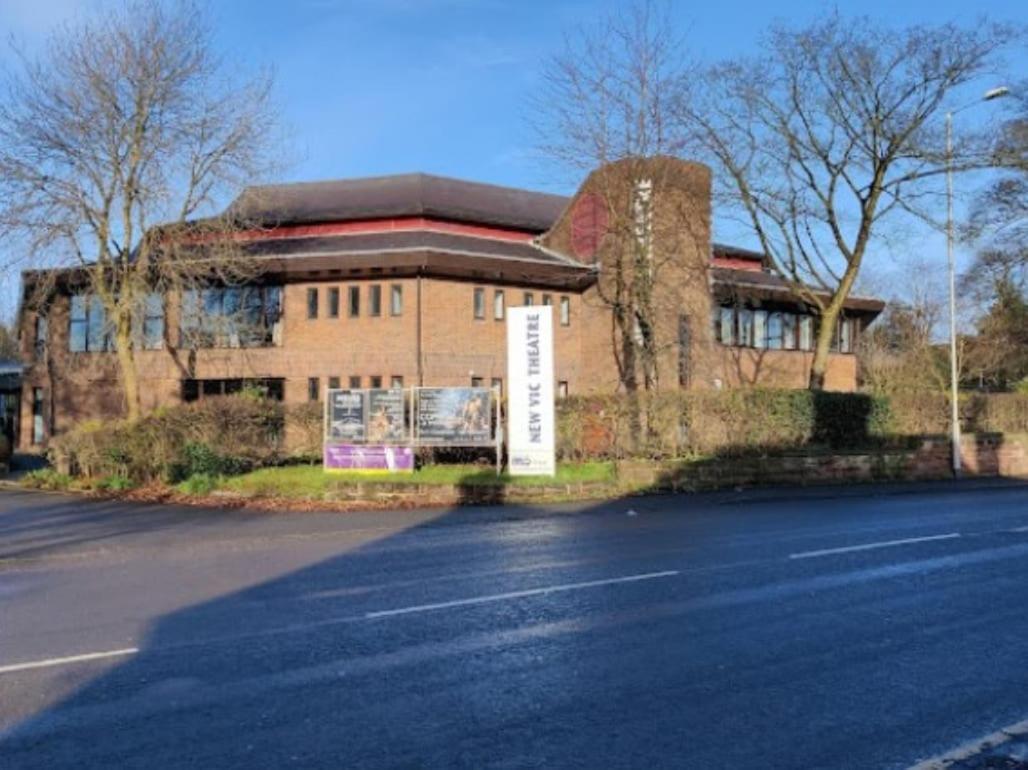 Darwin Stays - Service Accommodation In Newcastle Under Lyme City Centre Ngoại thất bức ảnh