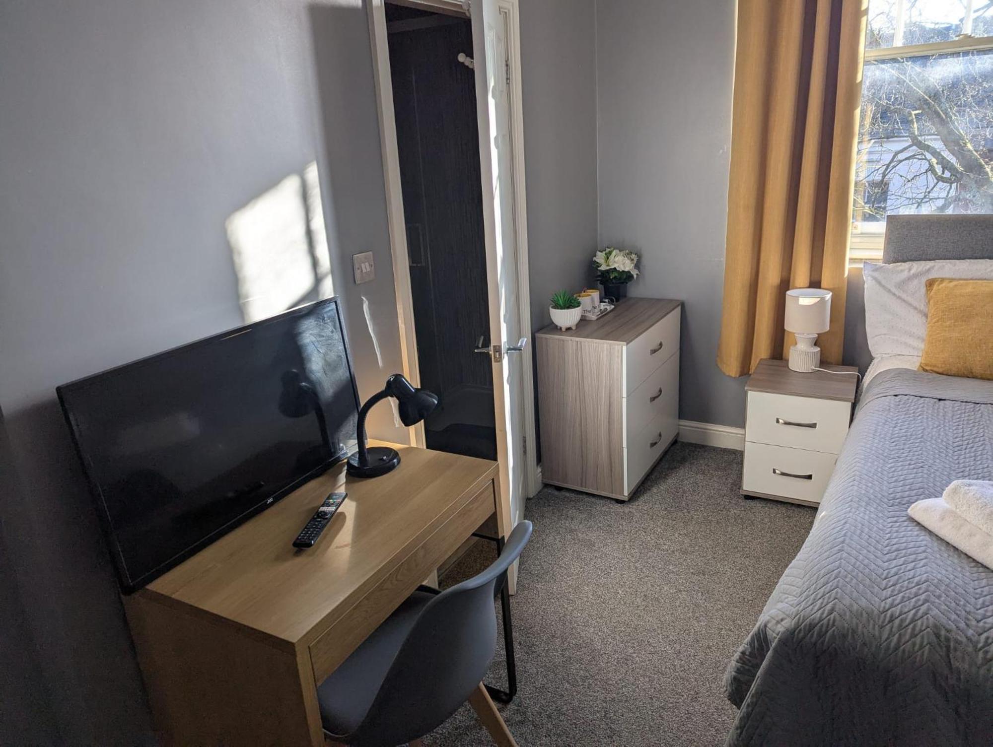 Darwin Stays - Service Accommodation In Newcastle Under Lyme City Centre Ngoại thất bức ảnh