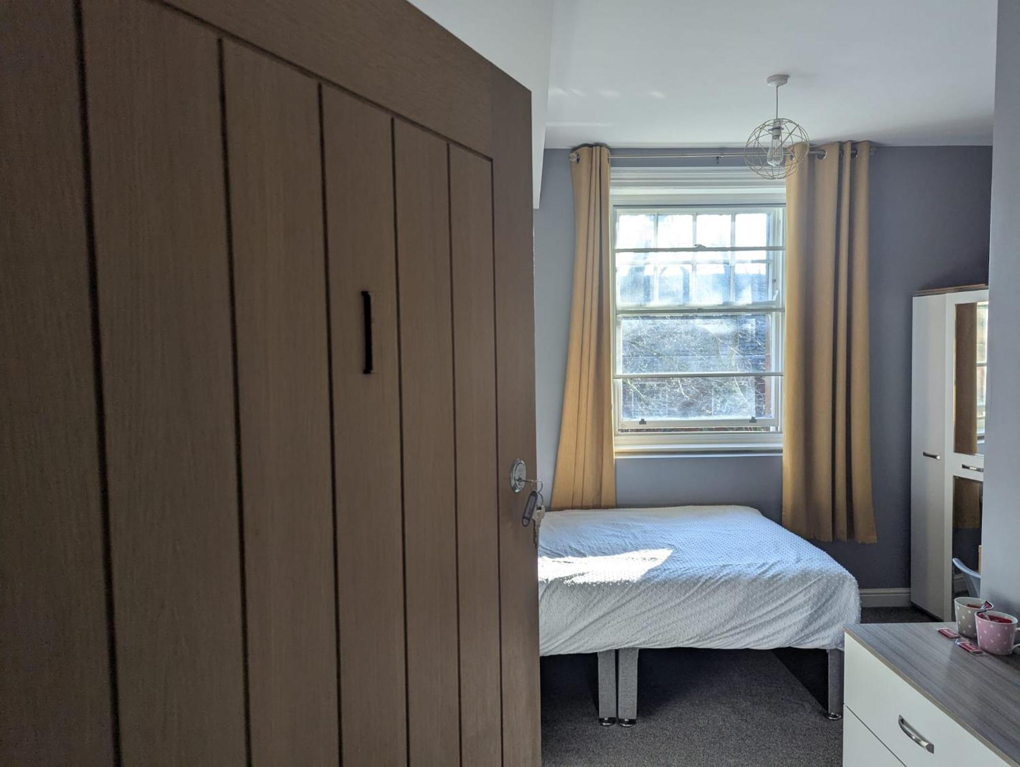 Darwin Stays - Service Accommodation In Newcastle Under Lyme City Centre Ngoại thất bức ảnh